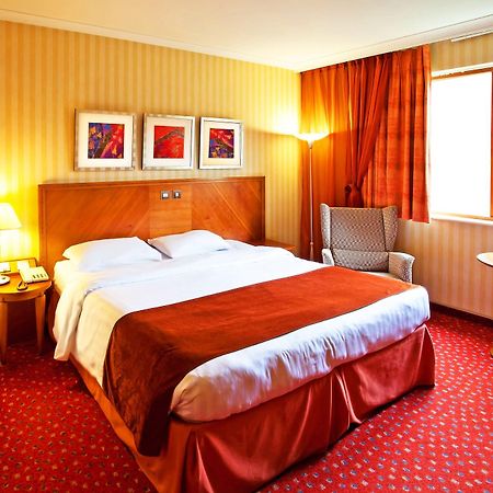 Britannia Daresbury Park Hotel & Spa Warrington Bagian luar foto