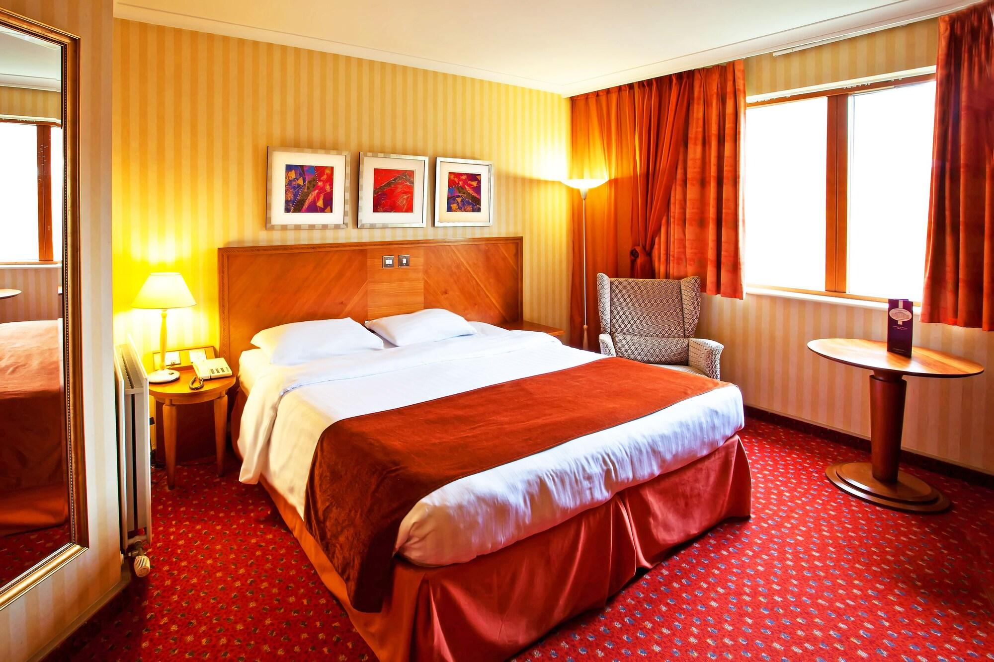 Britannia Daresbury Park Hotel & Spa Warrington Bagian luar foto