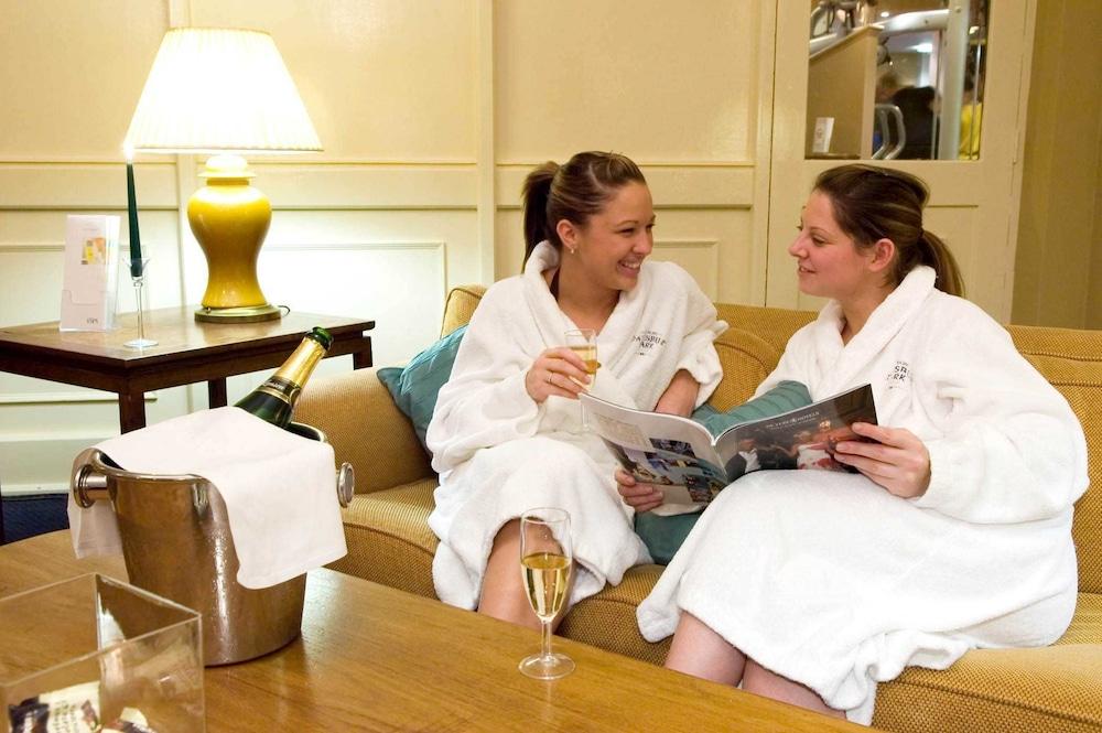 Britannia Daresbury Park Hotel & Spa Warrington Bagian luar foto