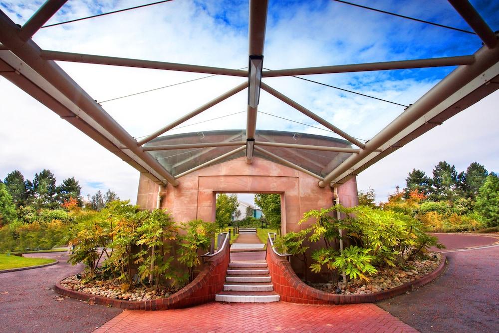 Britannia Daresbury Park Hotel & Spa Warrington Bagian luar foto